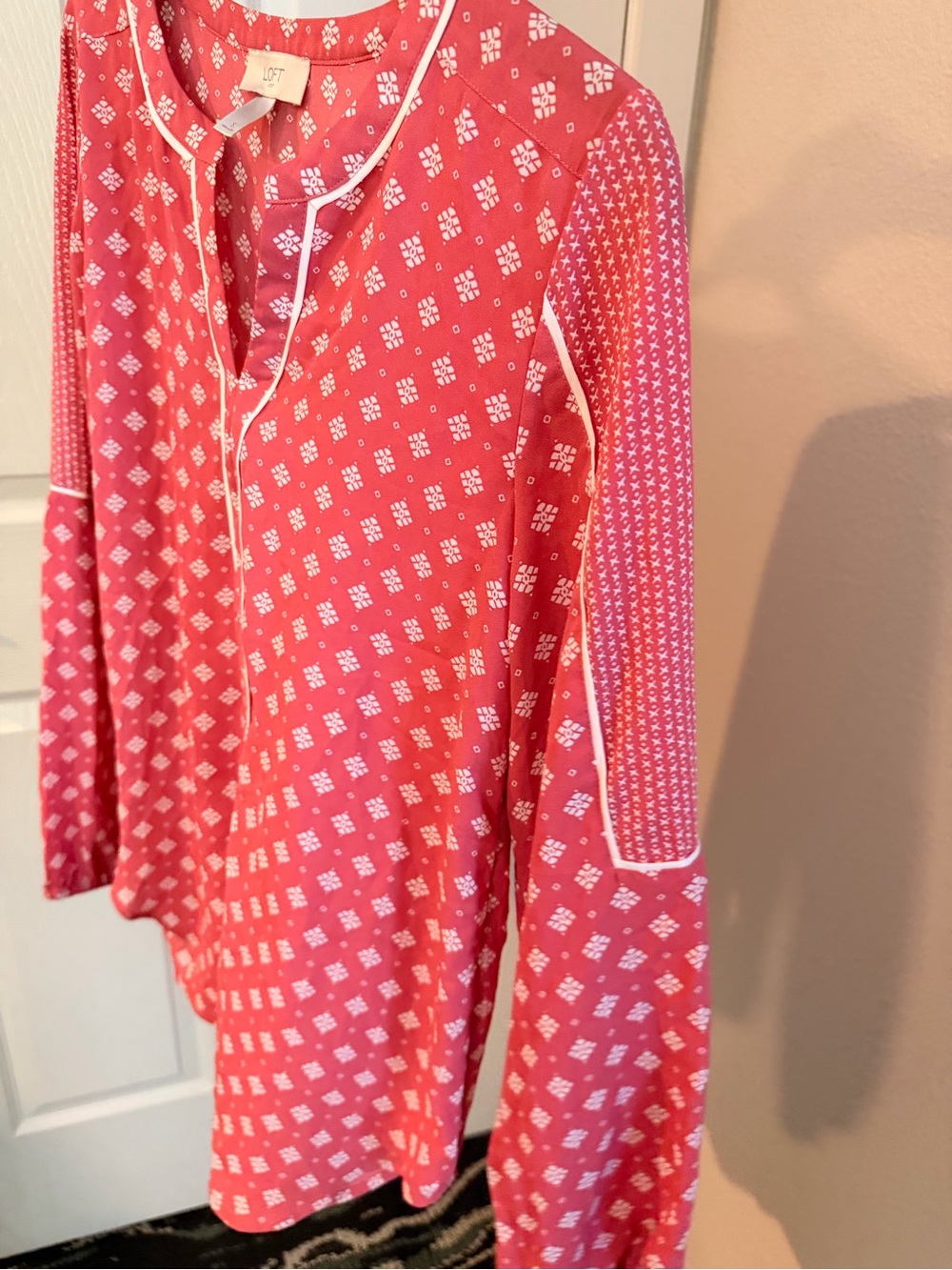 LOFT Dark Pink Floral Split-Neck Long Sleeve Blouse Size S EUC #131 - Picture 14 of 14